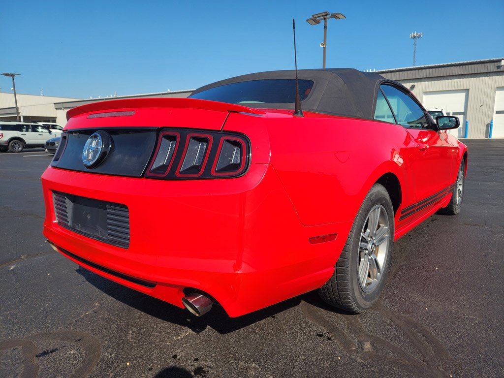 Used 2013 Race Red Ford V6 image 5