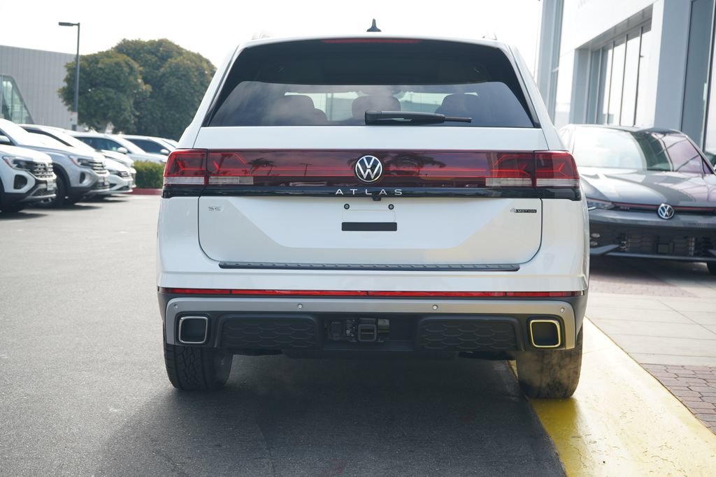 New 2026 Opal White Pearl Volkswagen Peak Edition image 4