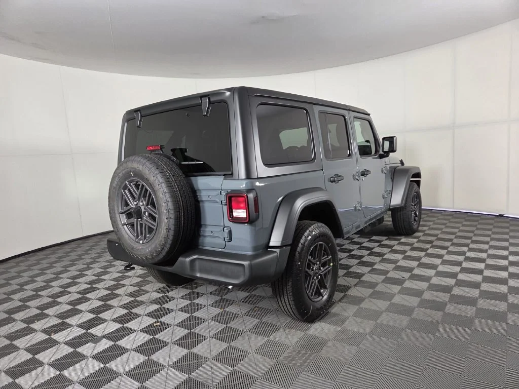 New 2026 Anvil Clear-Coat Exterior Paint Jeep Sport S image 5