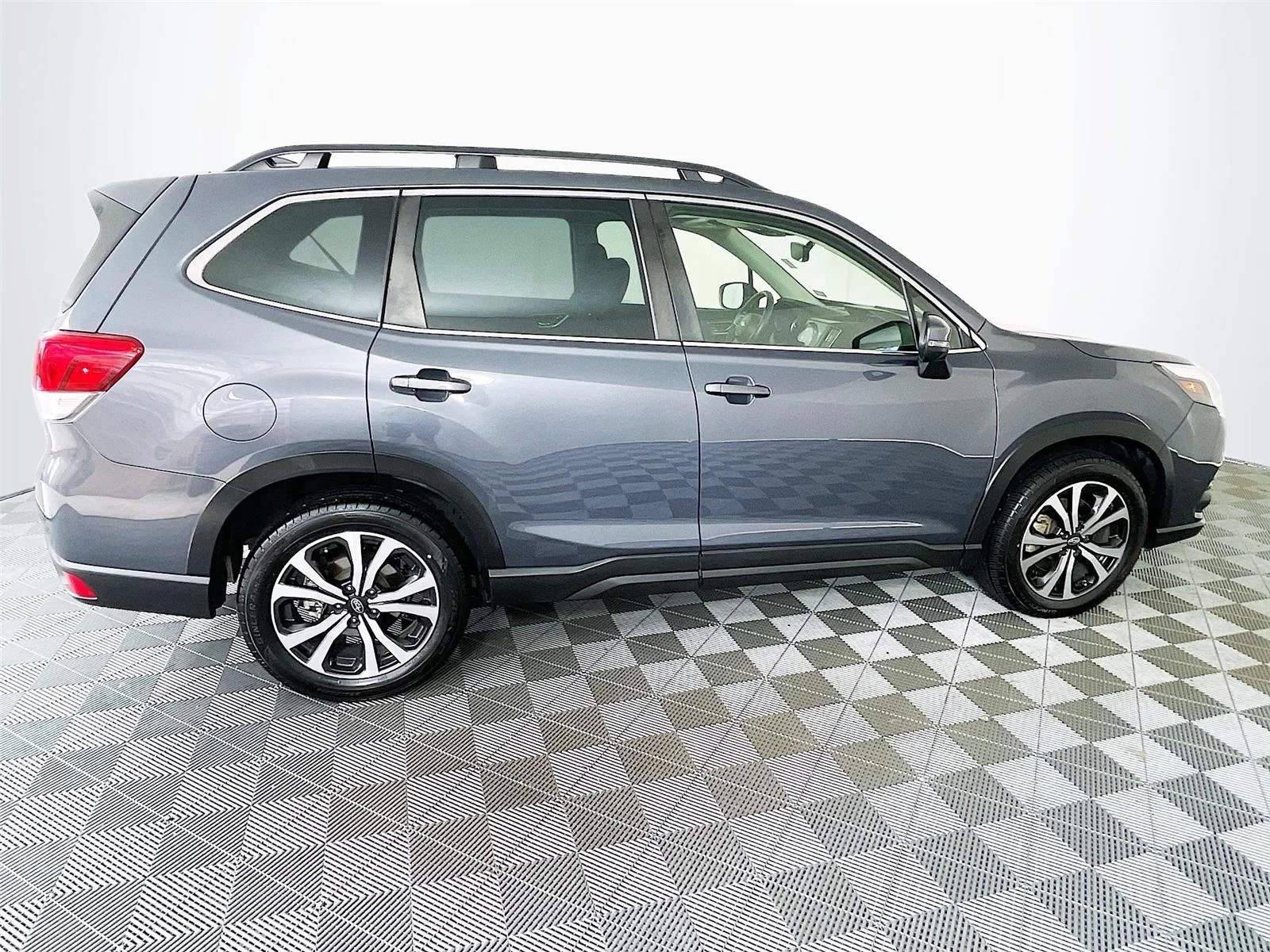 Used 2023 Magnetite Gray Metallic Subaru Limited image 11