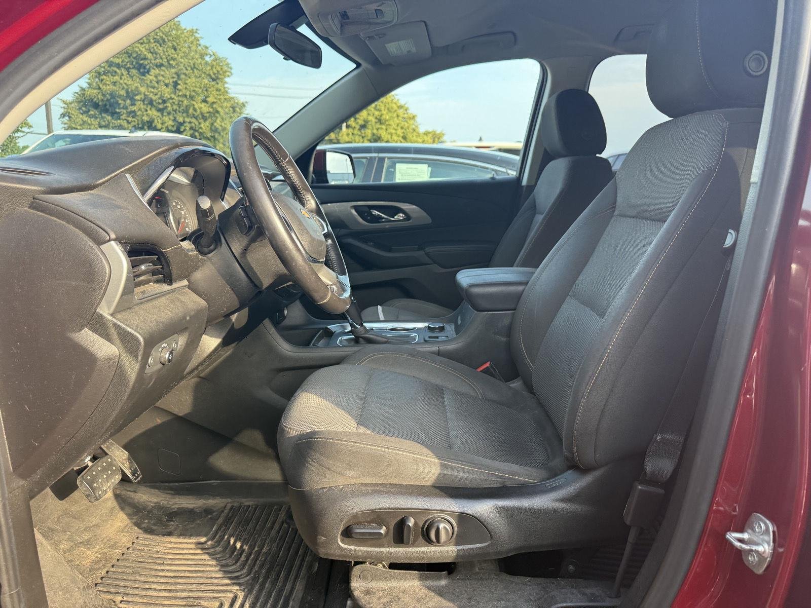 Used 2019 Cajun Red Tintcoat Chevrolet LT Cloth image 3