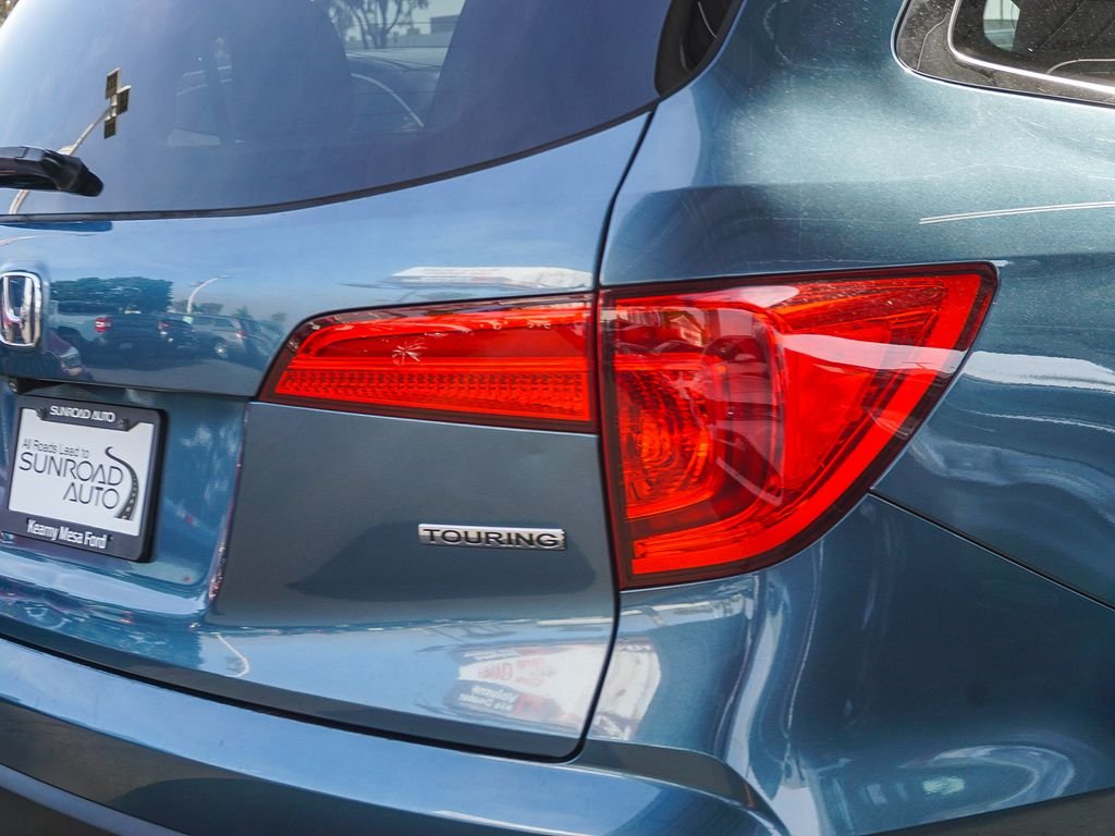Used 2017 Blue Honda Touring image 8