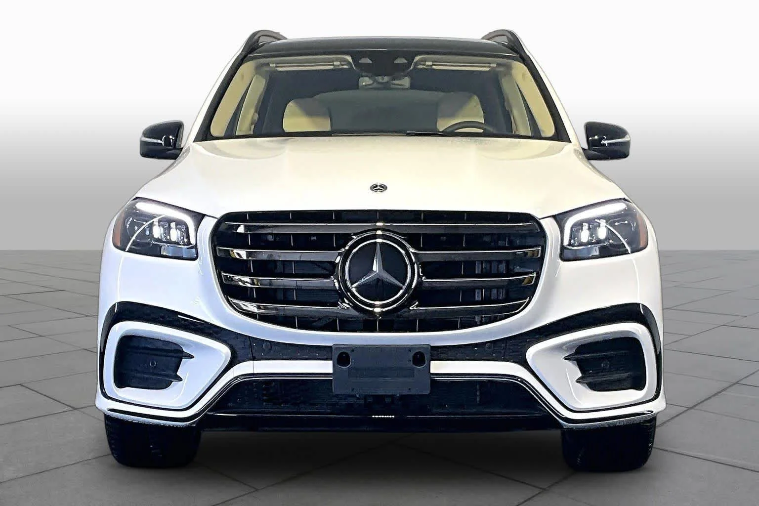 New 2026 MANUFAKTUR Moonlight White Metallic Mercedes-Benz GLS 450 image 2