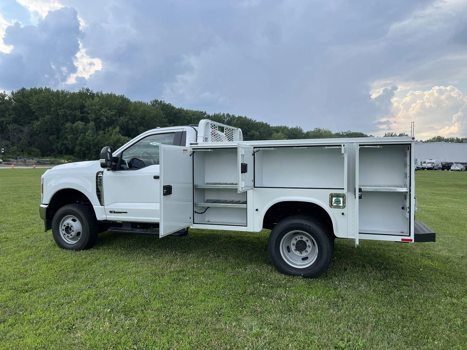 New 2024 Oxford White Ford XL image 10