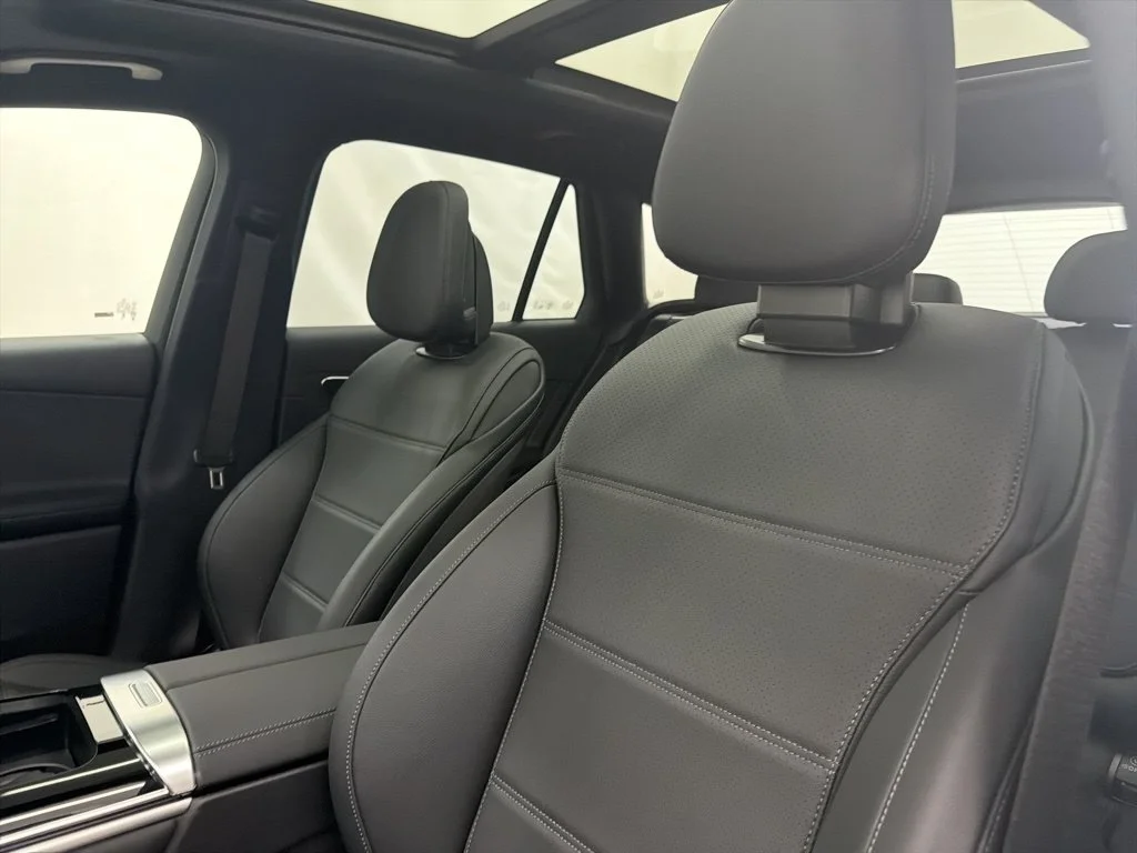 Used 2026 White Mercedes-Benz GLC 300 image 13