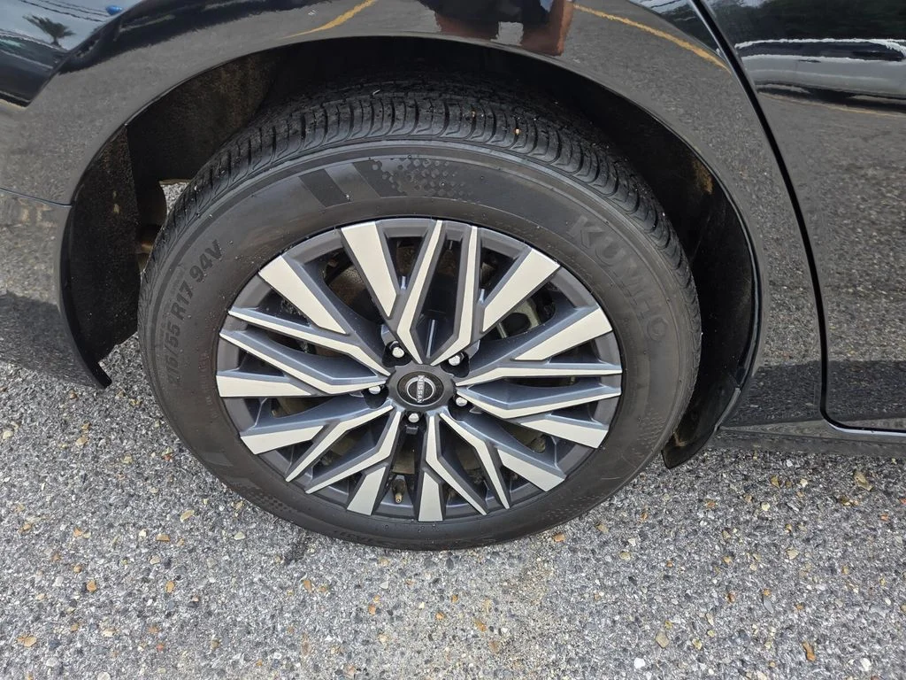 Used 2025 Black Nissan 2.5 SV image 27