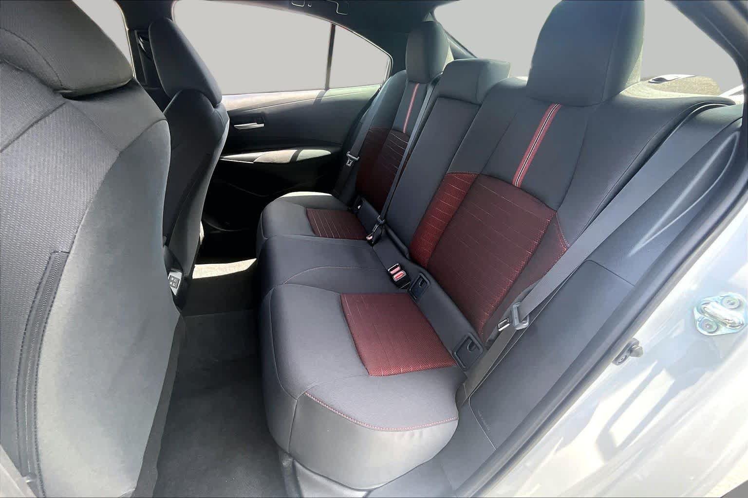 Used 2026 Ice Cap Toyota SE image 19