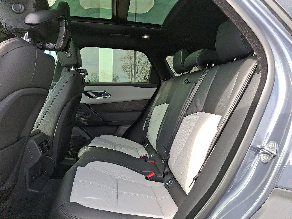 2026 Land Rover Range Rover Velar Dynamic SE - Photo 6