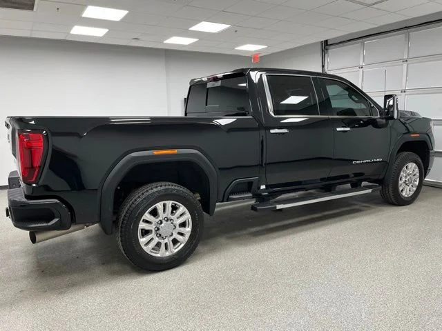 Used 2022 Black GMC Denali image 11