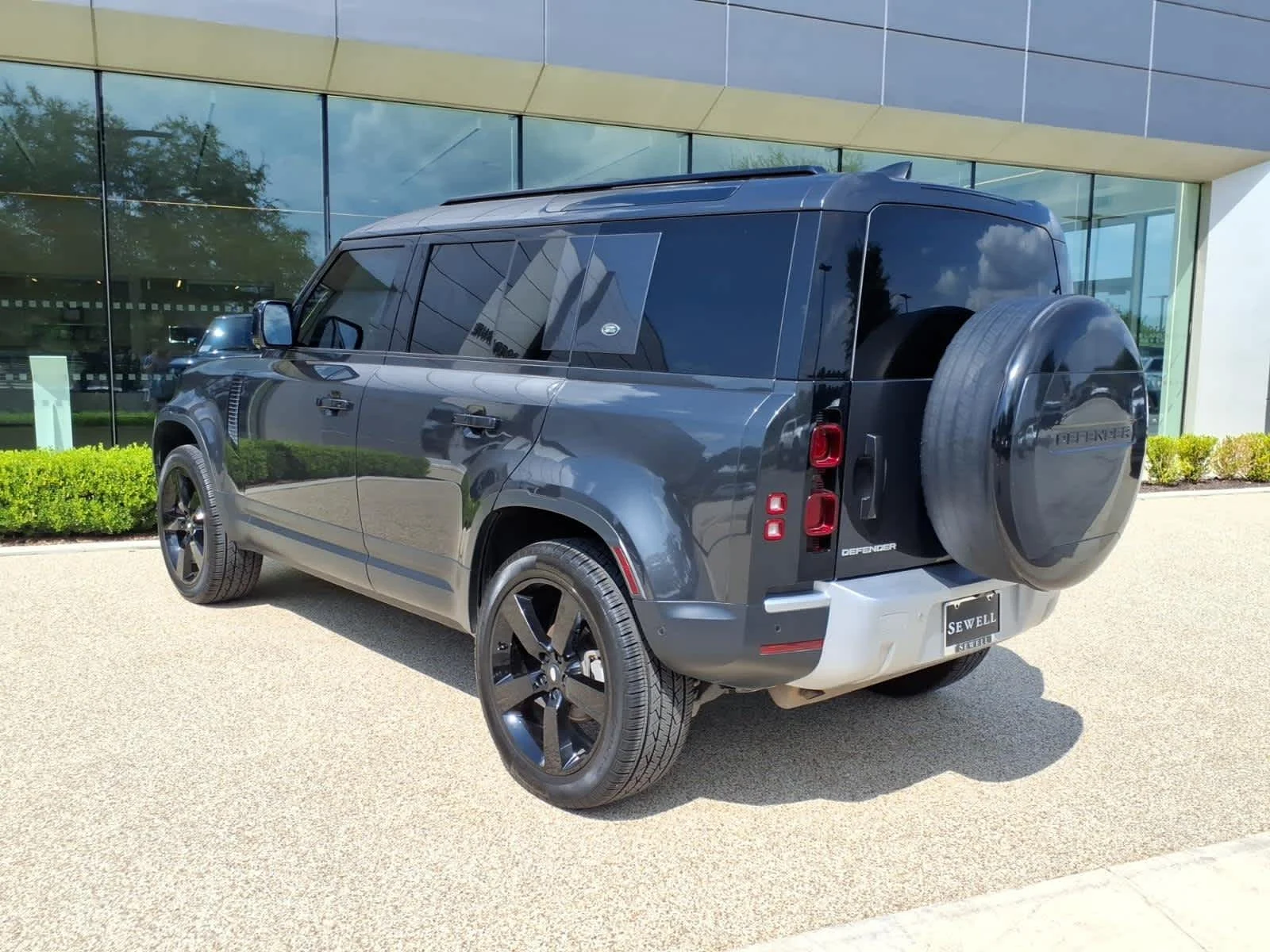 Certified Used 2023 Carpathian Grey Premium Metallic Land Rover  image 5