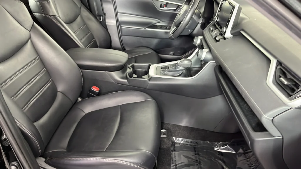 2019 Toyota RAV4 XLE Premium - Photo 20