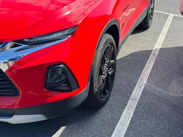 Used 2019 Red Chevrolet Base image 4