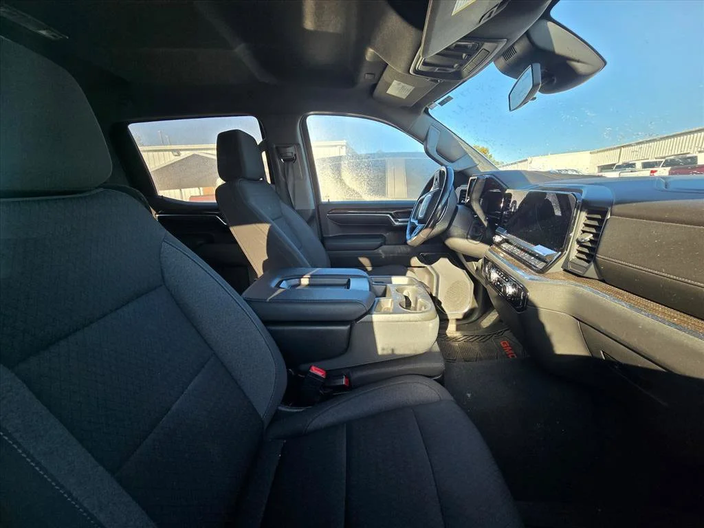Used 2022 TITANIUM RUSH METALLIC GMC Elevation image 12