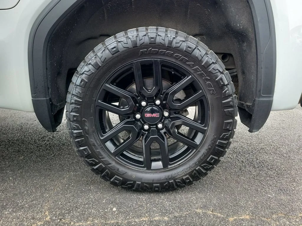 Used 2022 Summit White GMC Elevation image 33