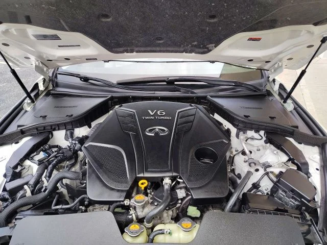 Used 2022 White INFINITI LUXE image 34