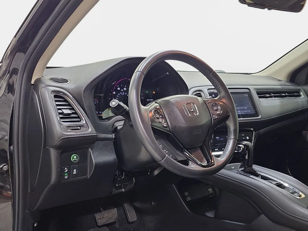 Used 2019 Black Honda Touring image 18