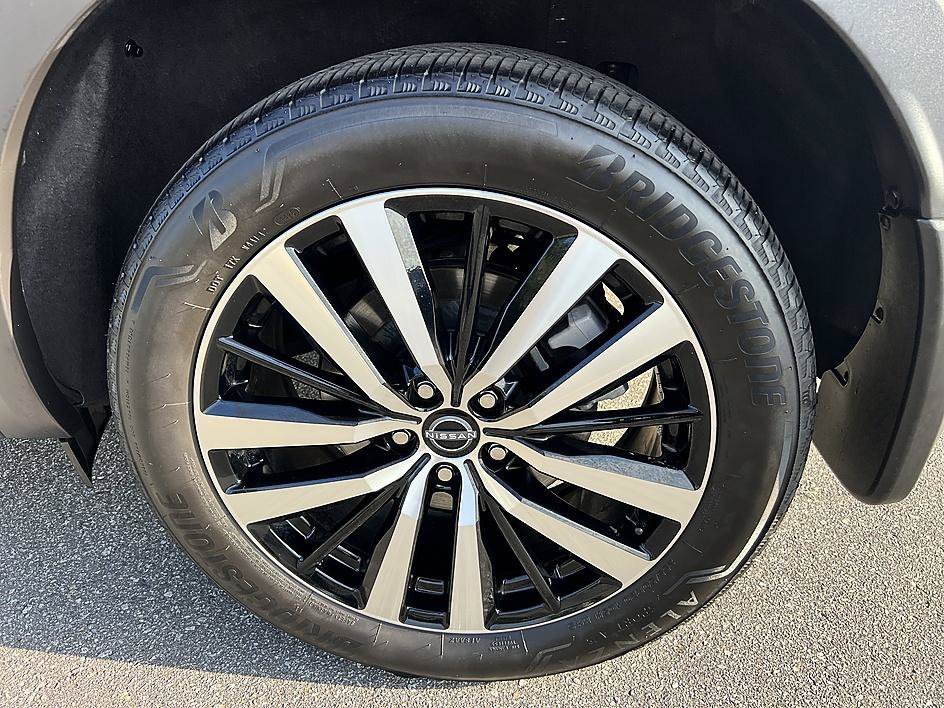 Used 2025 Deep Ocean Blue Pearl Nissan Platinum image 10