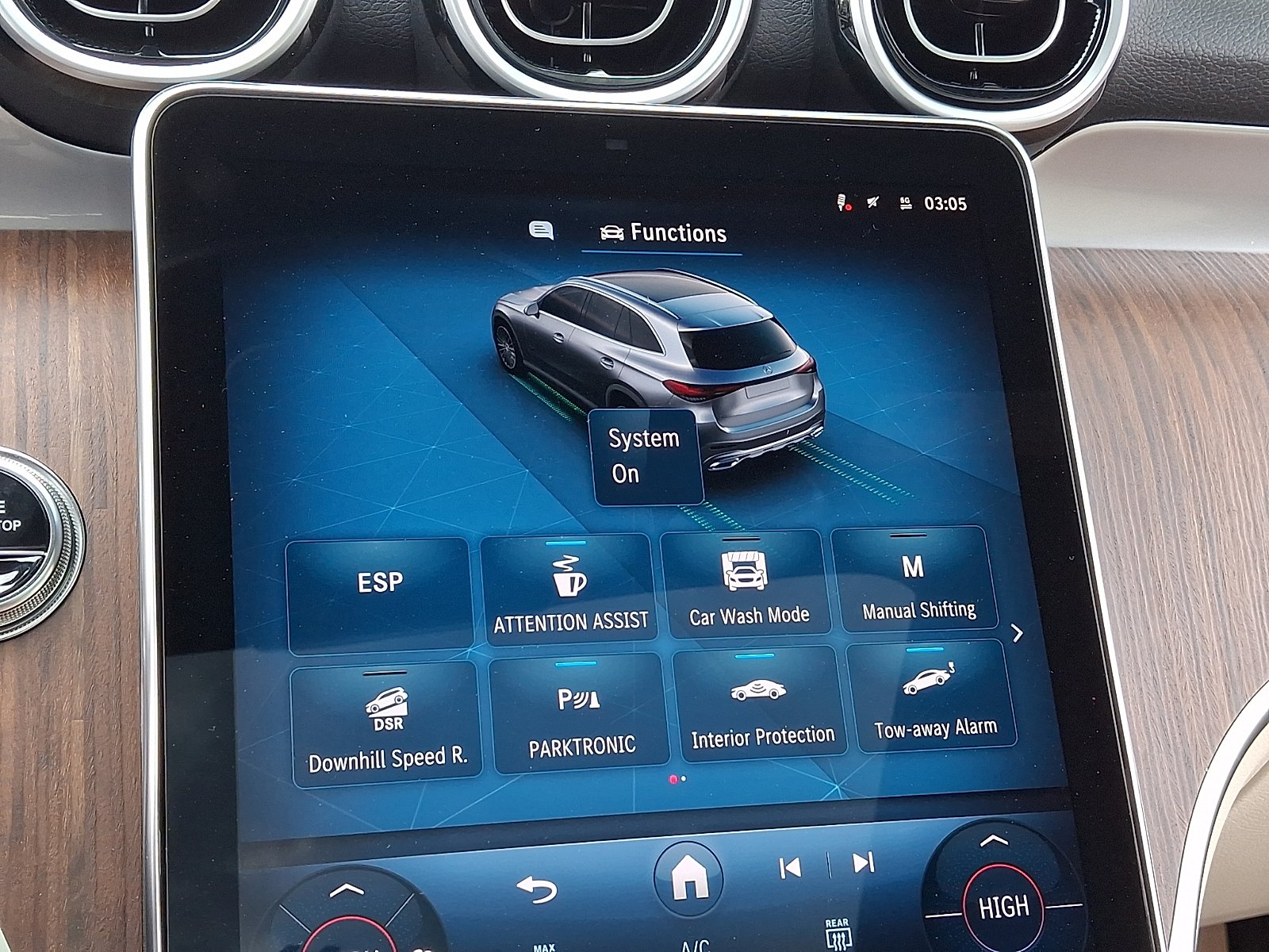 New 2026 Polar White Mercedes-Benz GLC 300 image 19
