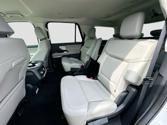 New 2026 Oxford White Ford Active image 17