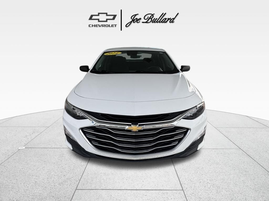 Used 2023 White Chevrolet LS image 3