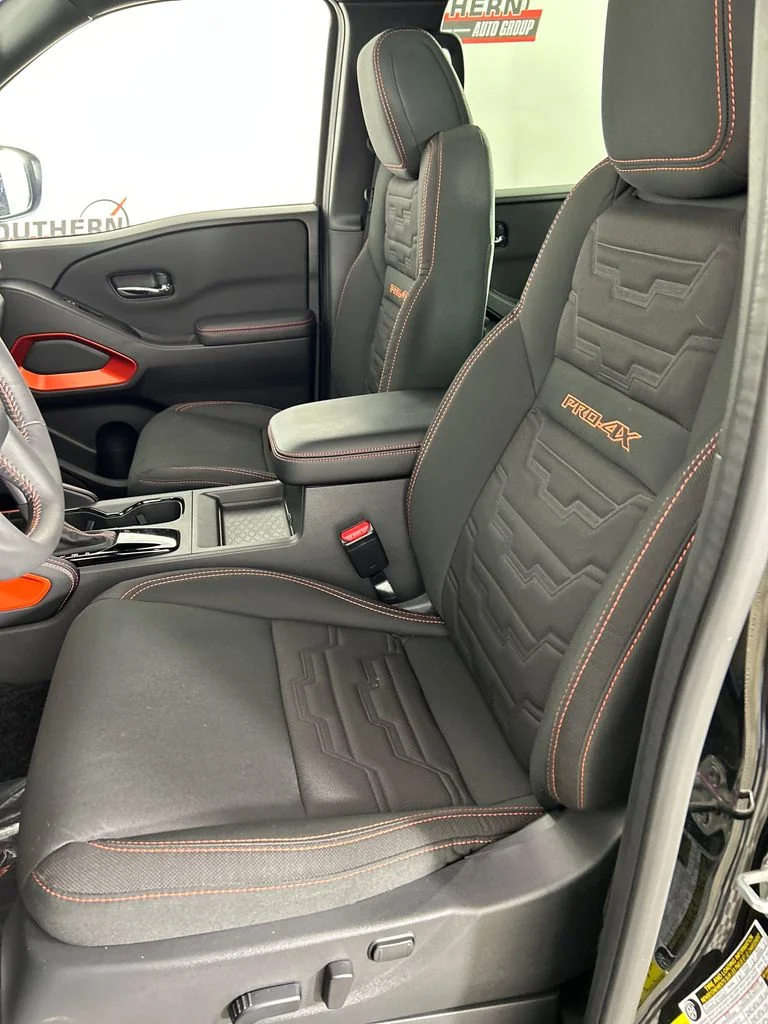 Used 2025 Black Nissan PRO-4X image 13
