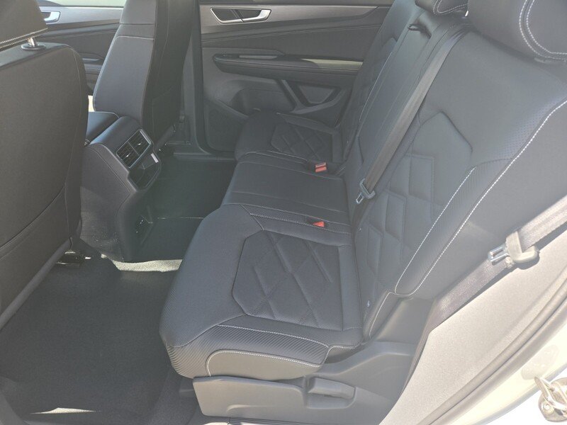 2025 Volkswagen Atlas Cross Sport SE w/Tech - Photo 7