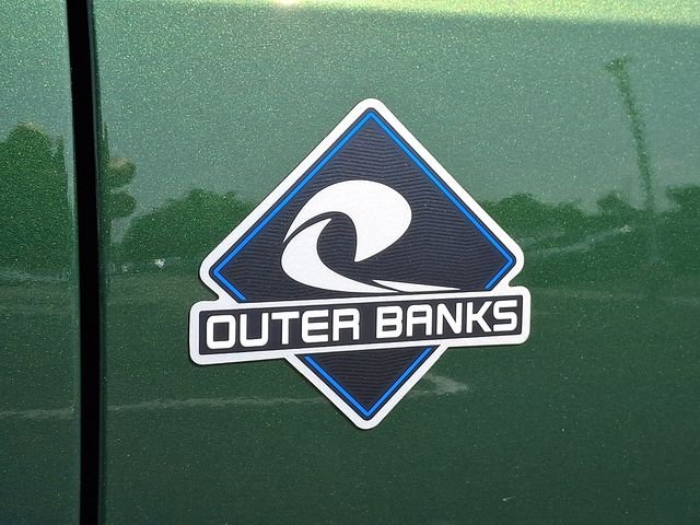 Used 2025 Green Metallic Ford Outer Banks image 30