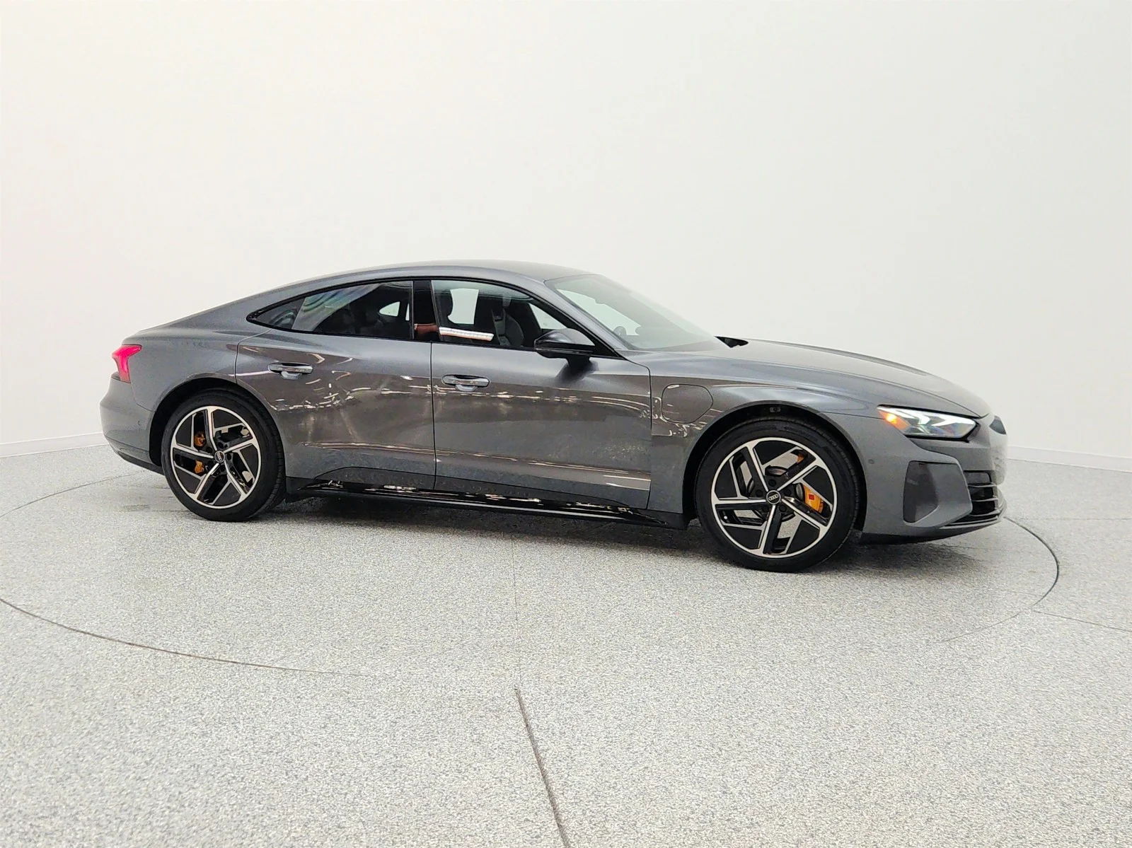 Used 2024 Daytona Gray Pearl Effect Audi quattro image 4