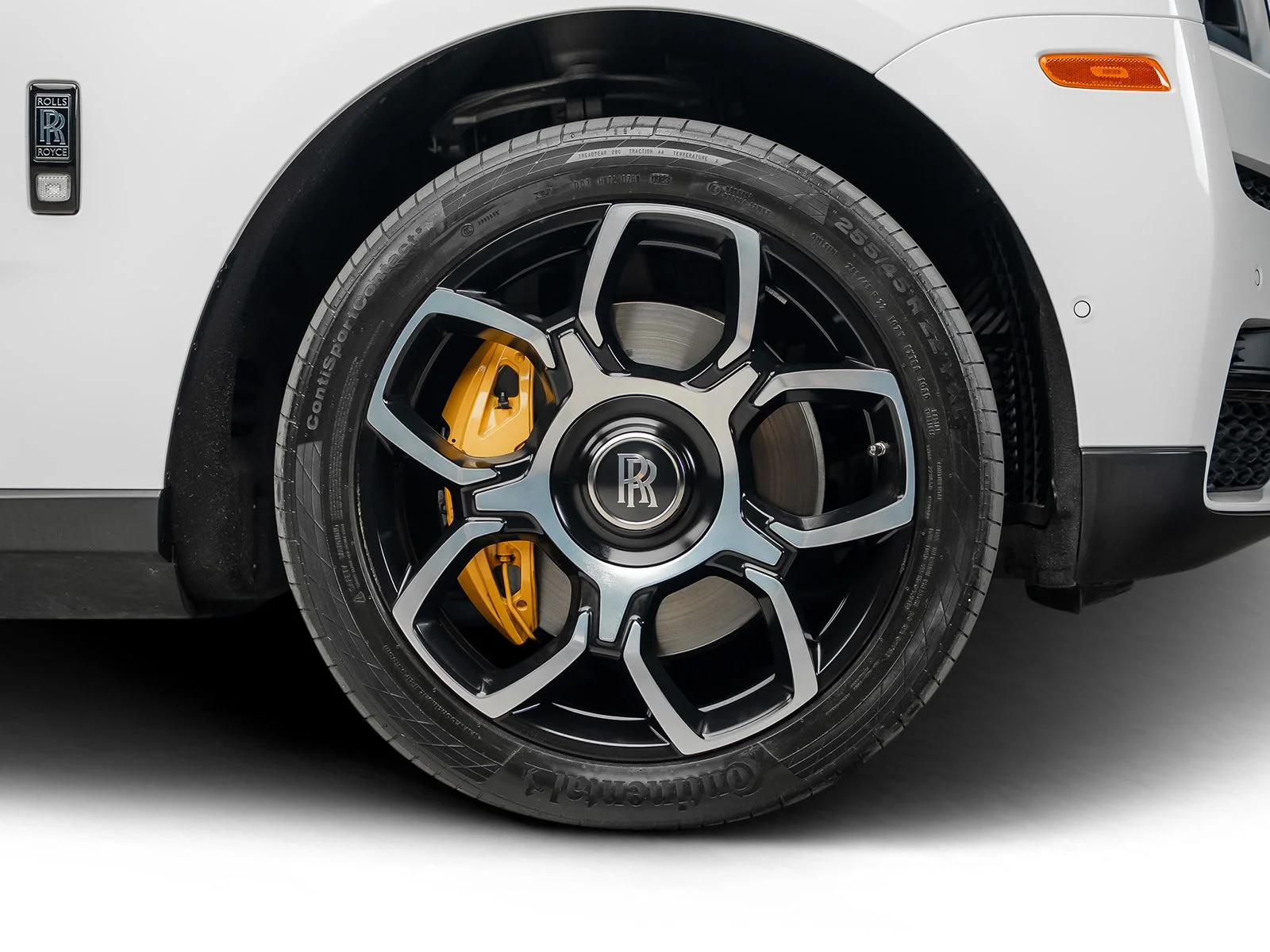 Used 2023 White Rolls-Royce Black Badge image 29