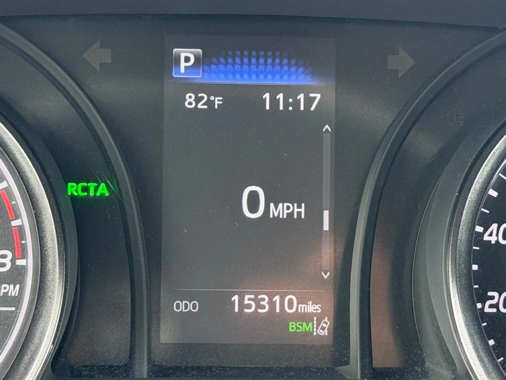 2024 Toyota Camry SE - Photo 22