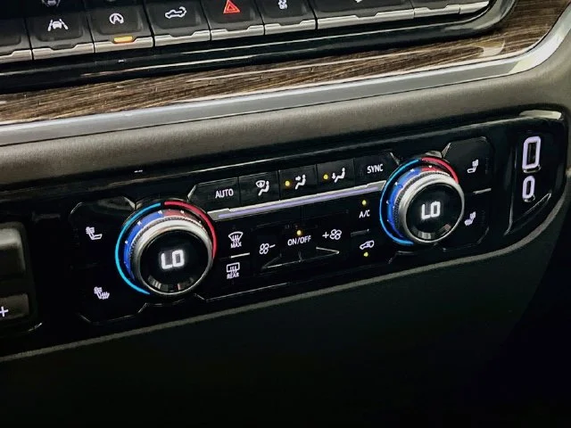 Used 2024 Silver GMC Elevation image 19