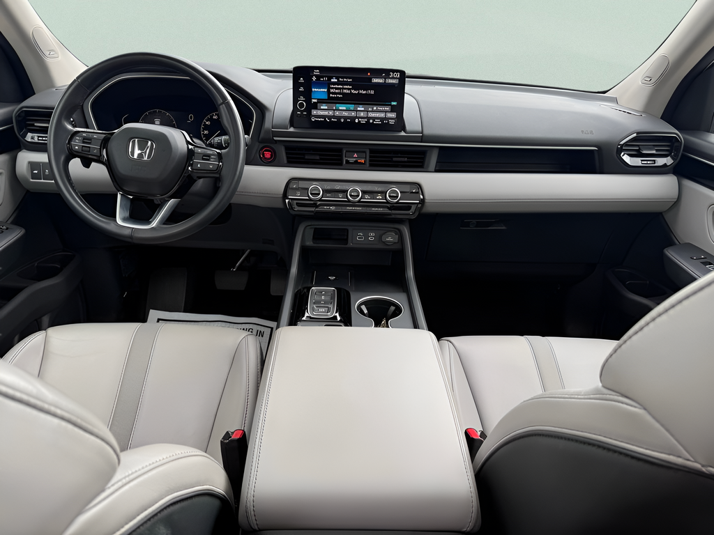 Used 2023 White Honda Touring image 14