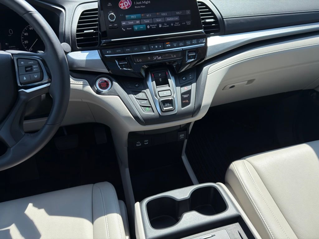 2025 Honda Odyssey EX-L - Photo 16