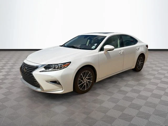 Used 2018 White Lexus 350 image 3