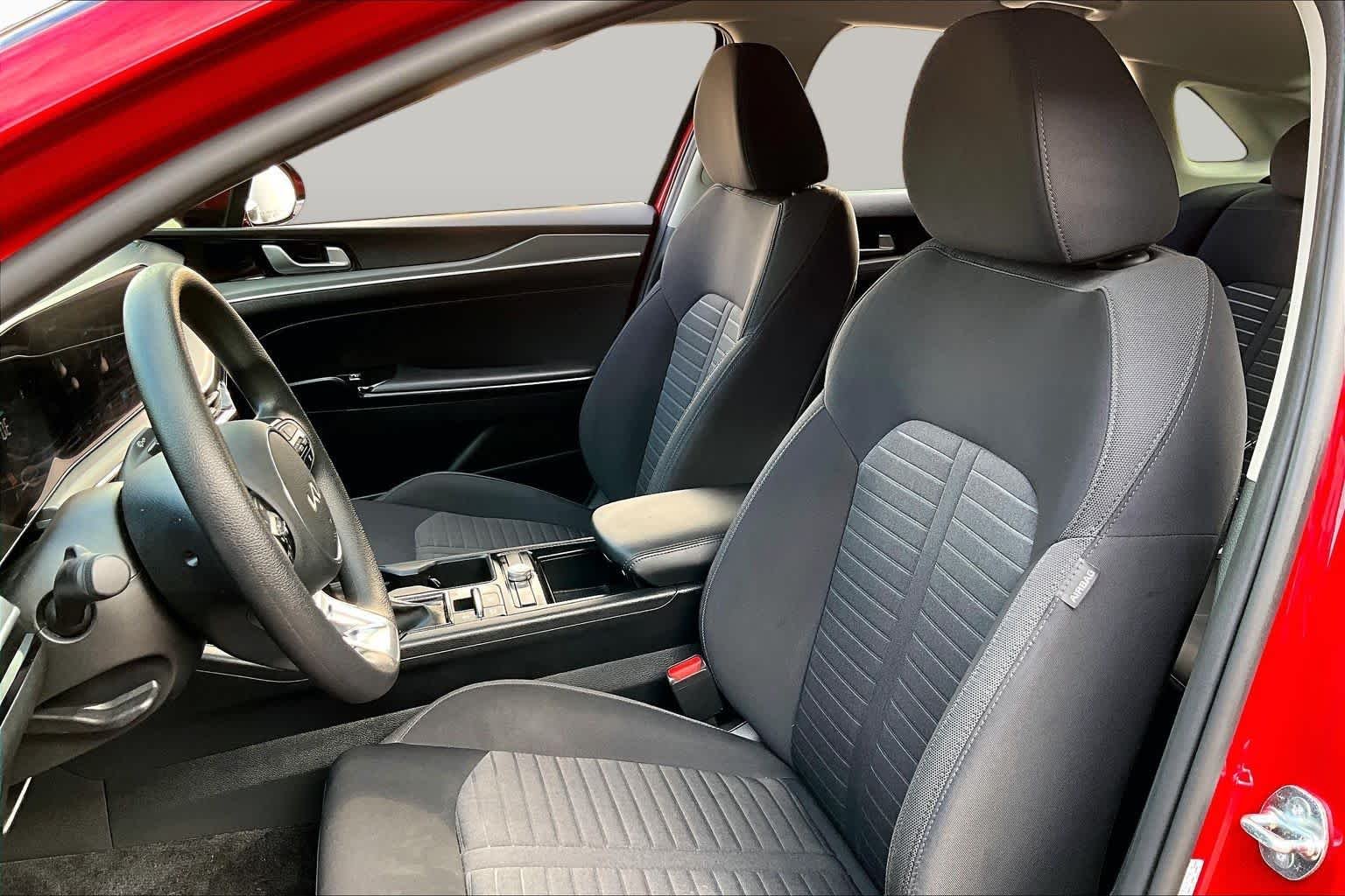 Used 2025 Runway Red Kia LXS image 8