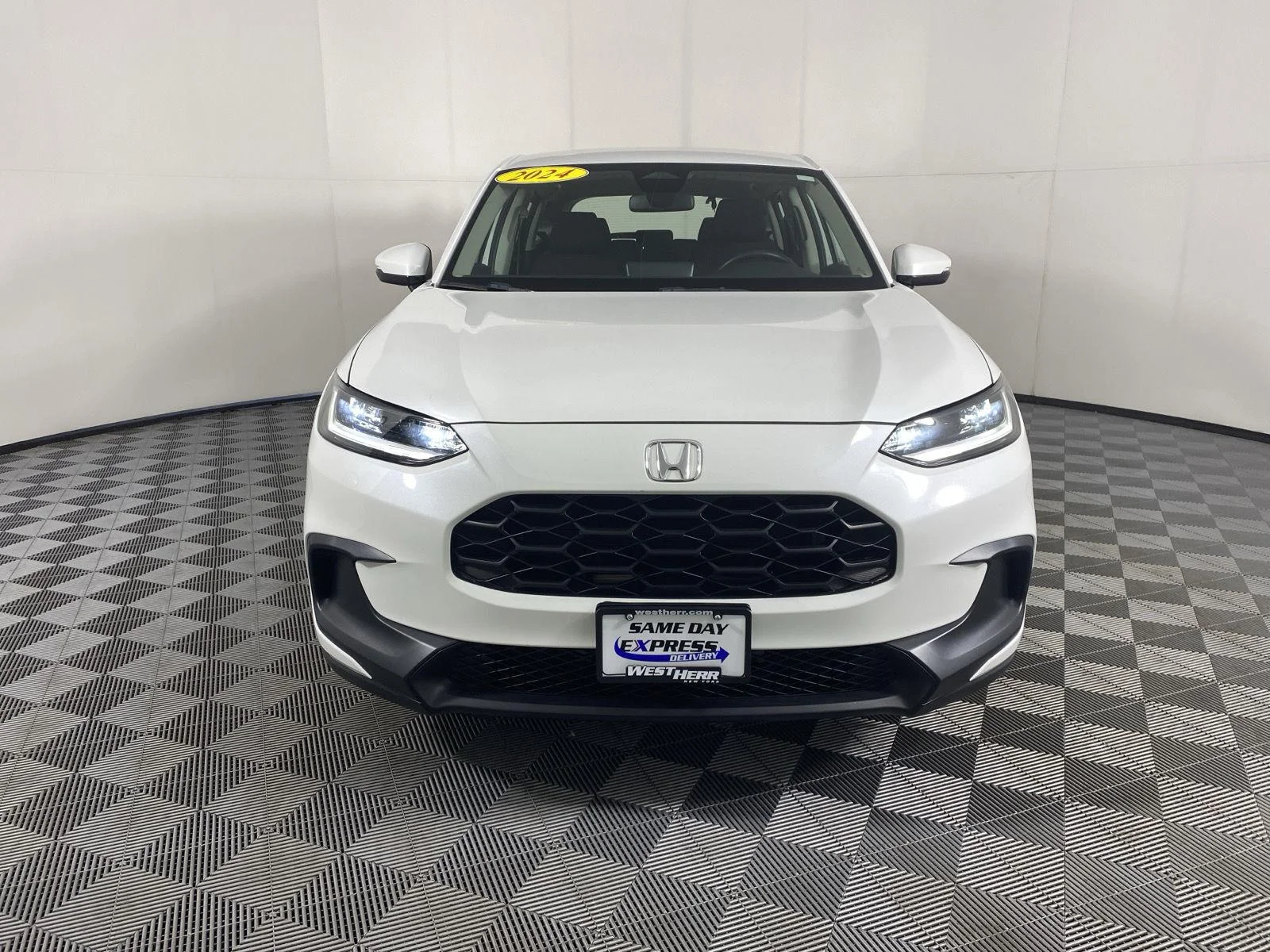 Used 2024 Platinum White Pearl Honda LX image 2