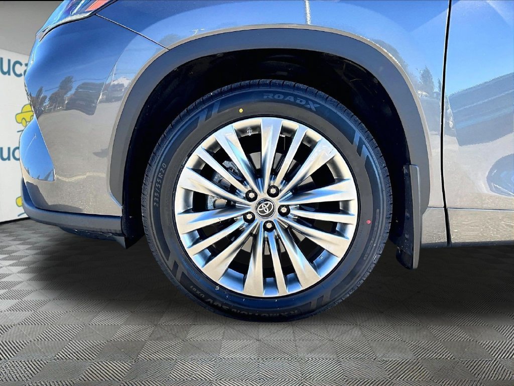 Used 2023 Gray Toyota Platinum image 7