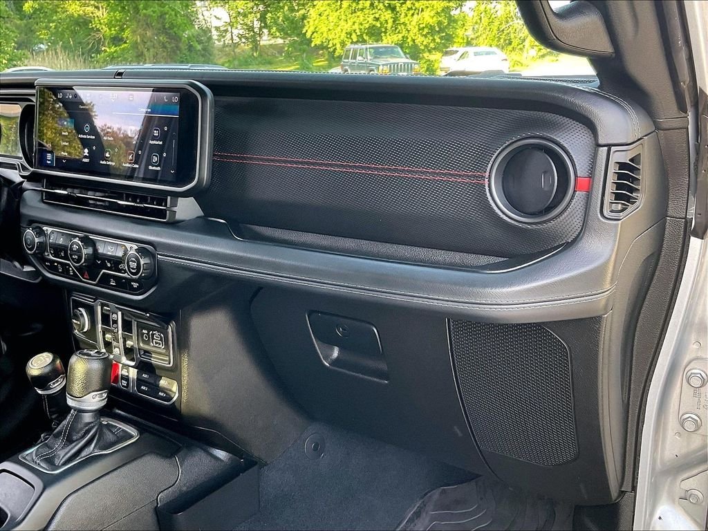 Used 2024 Silver Jeep Rubicon image 13