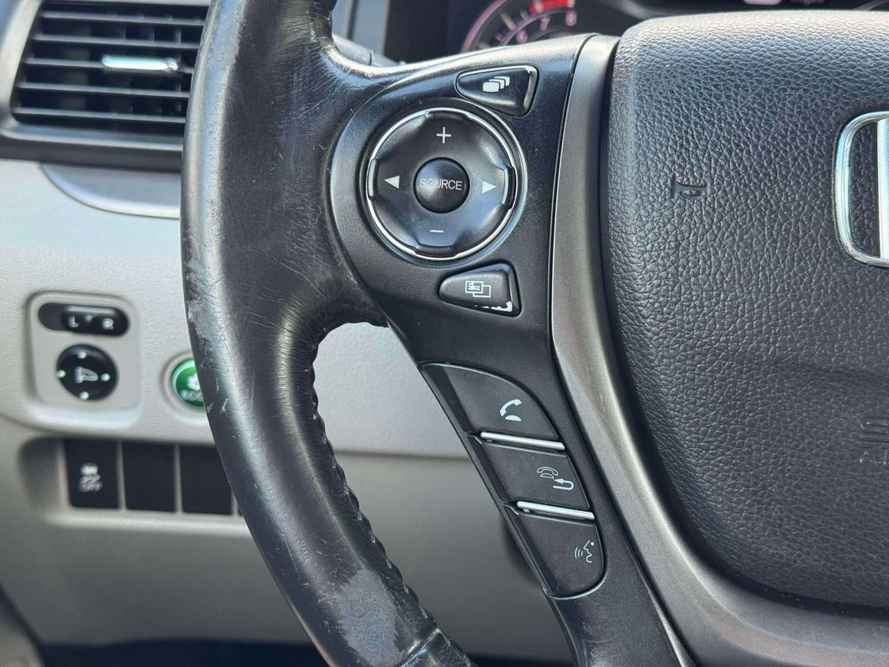 Used 2017 Blue Honda EX-L image 29