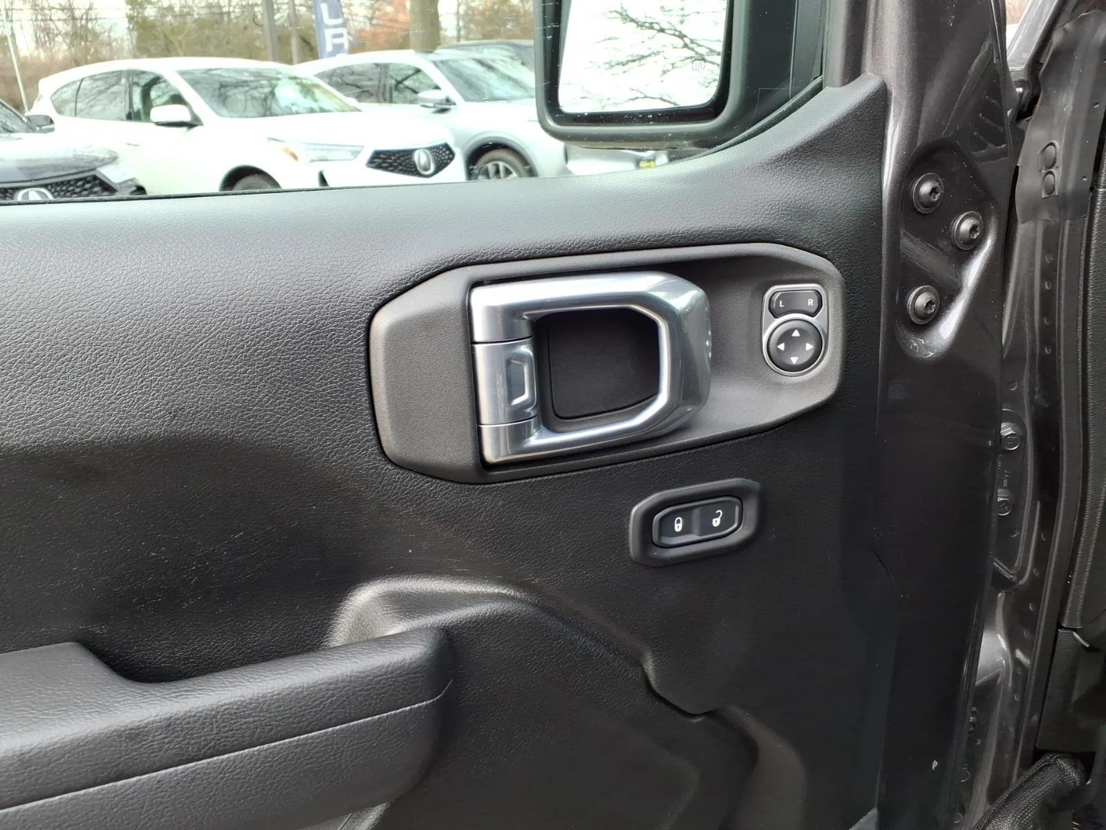 Used 2022 Sting-Gray Clear Coat Jeep Sport S image 17