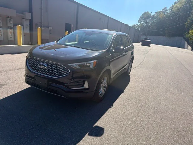 Used 2024 Black Ford SEL image 3