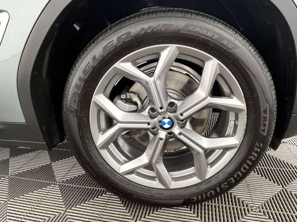 Used 2023 Gray BMW xDrive30i image 15