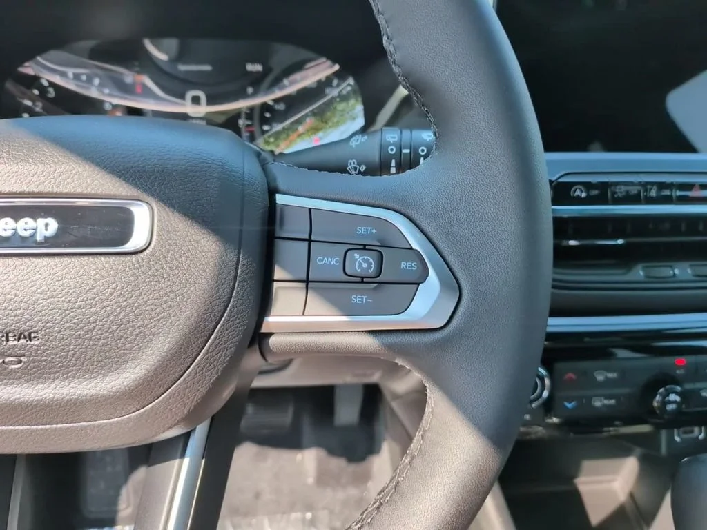 New 2026 Diamond Black Jeep Latitude image 21