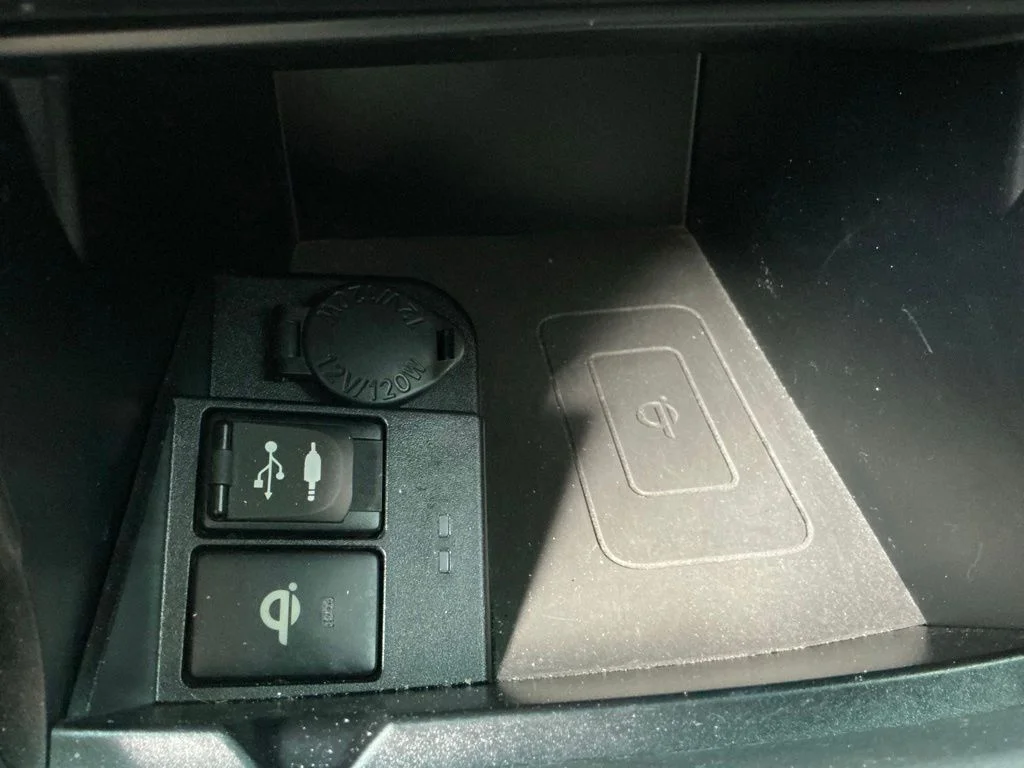 Used 2017 Silver Toyota XLE image 46