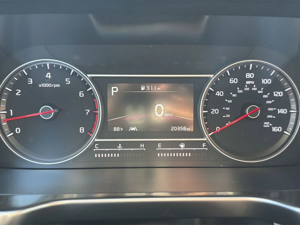 Used 2023 Silver Kia S image 17