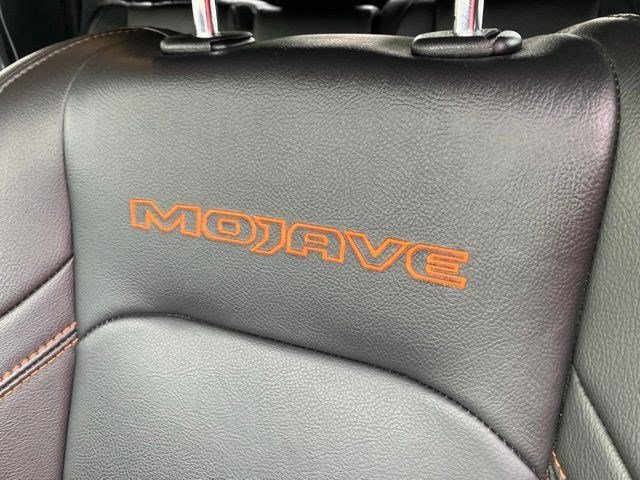 Used 2022 Sting-Gray Clearcoat Jeep Mojave image 16