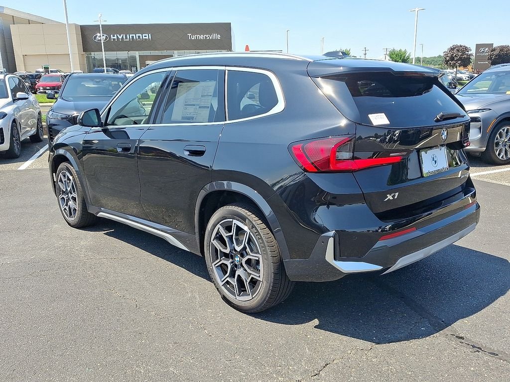 New 2026 Black Sapphire Metallic BMW xDrive28i image 3