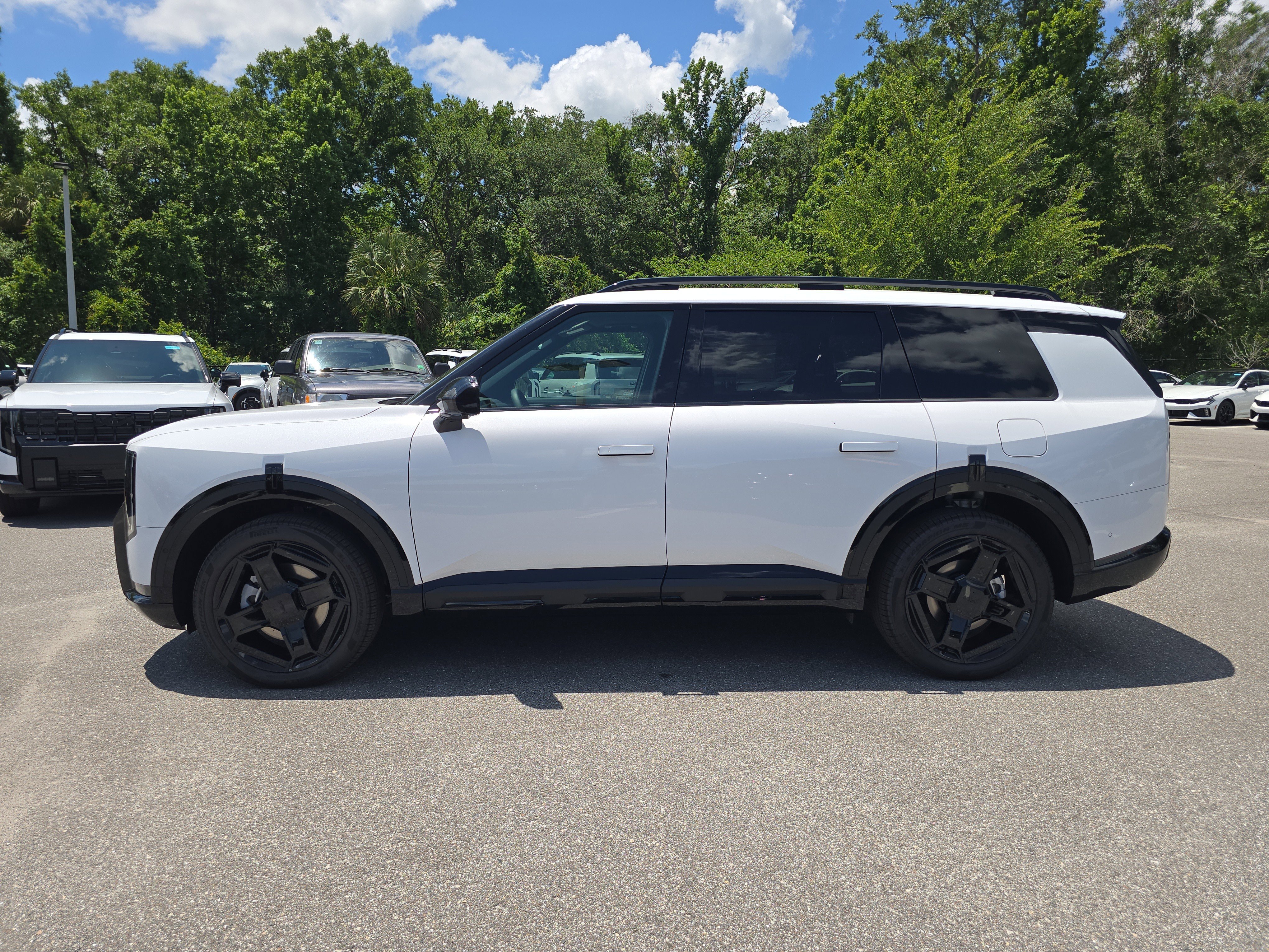 New 2027 Glacial White Pearl Kia X-LINE SX image 5