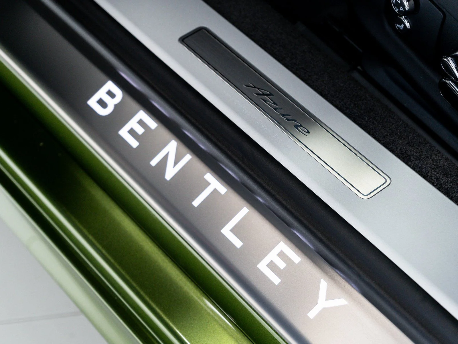 New 2026 Tourmaline Green - by Mulliner Bentley Azure image 13