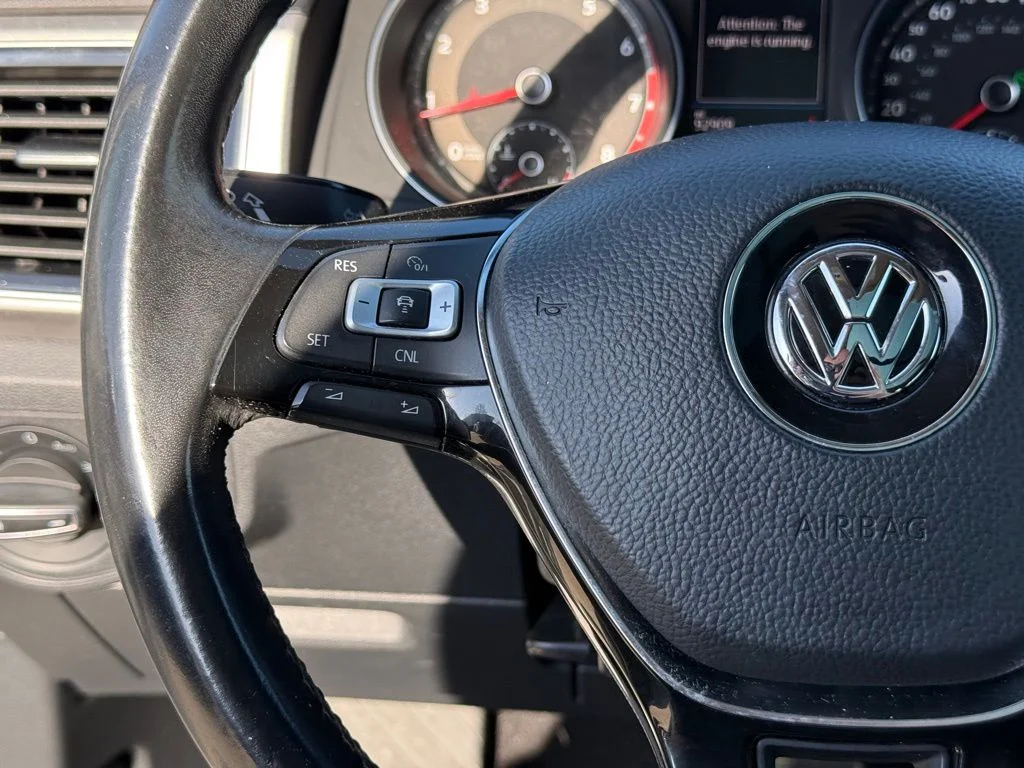 Used 2018 Silver Volkswagen SEL image 15